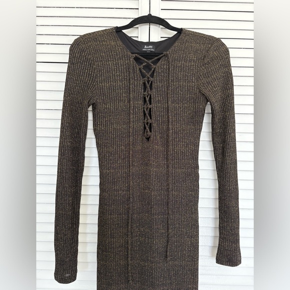 Bardot for Anthropologie | Romeo Lace-Up Midi Dress | Black & Gold | Size 8 - Picture 4 of 16